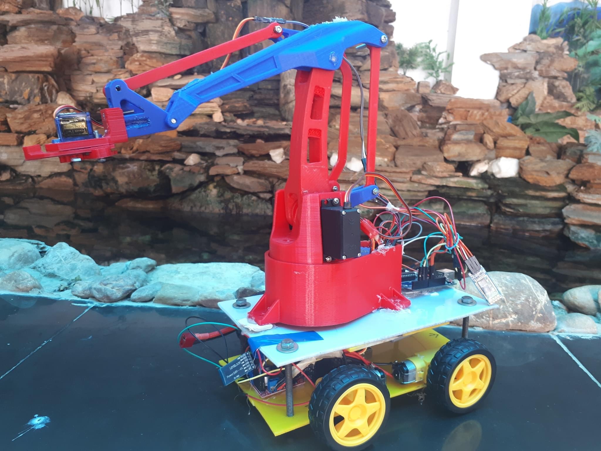 Robotic Arm With Carrier